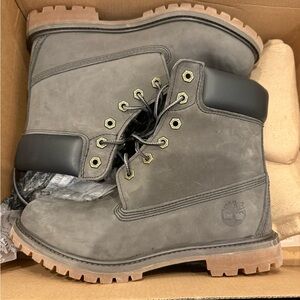 BRAND NEW - Internal Wedge Timberland Boots